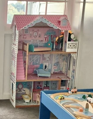 pretty dollhouse