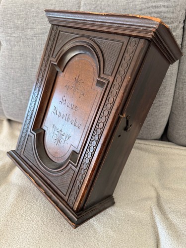 Sehr zierlicher Apothekerschrank / Hängeschrank / Hausapotheke um 1900 - Bild 19 von 19