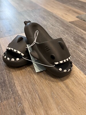Kids size 10-10.5 Dark Grey 170 mm size Shark Slides Cloud Slippers