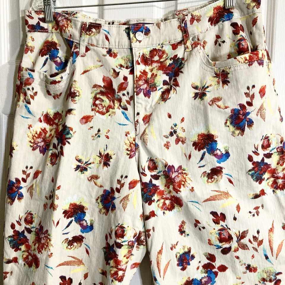 Gloria Vanderbilt Jeans Women 18 Cream Beige Red Floral Skimmer Capri Stretchy - Image 3 of 4