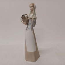 Lladro Zaphir - Porcelain Figurine - Woman with a Water Jug