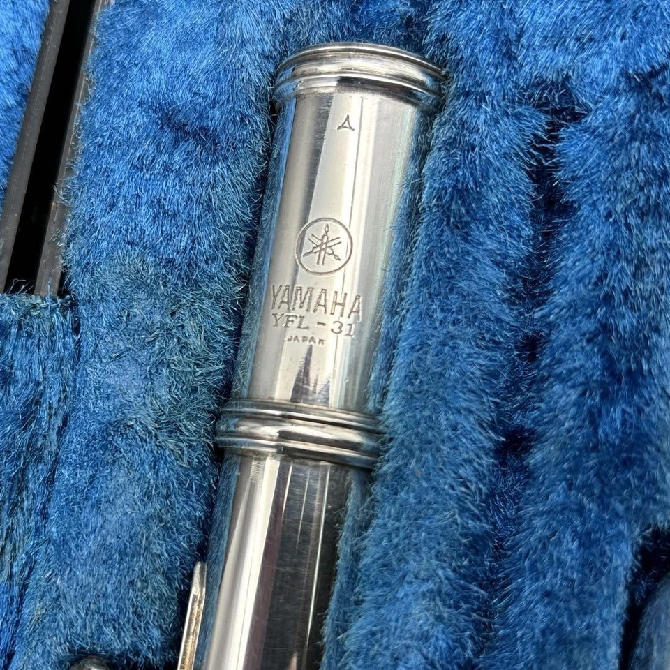 Flauto usato YAMAHA YFL 31 strumento musicale ARGENTO usato con custodia... - Immagine 2 di 4