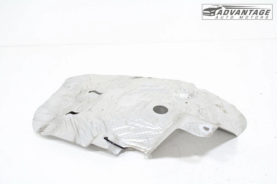 2018-2025 CHEVROLET TRAVERSE AWD SILENCIADOR DE ESCAPE TRASEIRO DIREITO ESCUDO TÉRMICO FABRICANTE DE EQUIPAMENTO ORIGINAL - Imagem 2 de 4