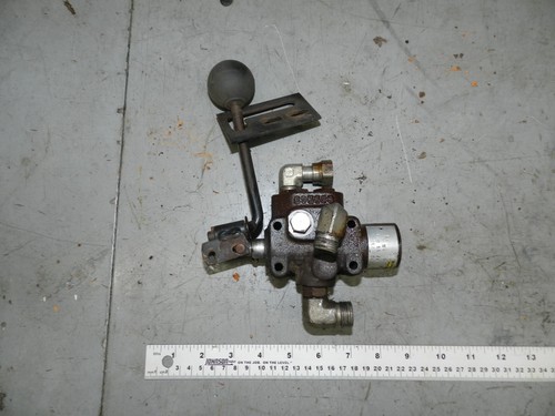 Toro Groundsmaster 325D Diesel VALVE 121-9070 43-1710 Control Deck Lift Hydrauli
