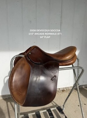 Devoucoux Socoa Jumping Saddle 17.5in 