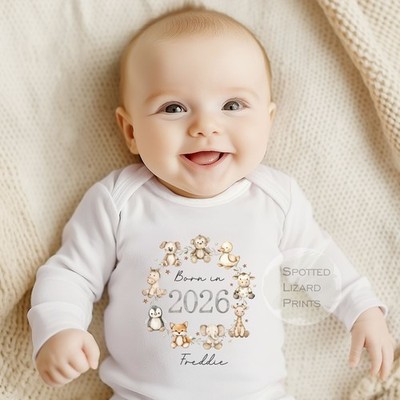 Personalisiertes Baby Outfit Born in 2026, Coming Home - New Baby Arrival 2026