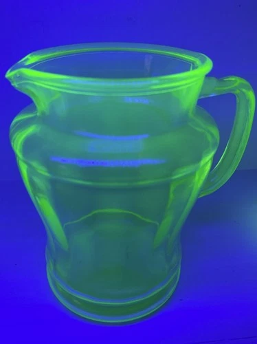 Vintage Uranium Vaseline Green Depression Glass Ribbed Pitcher  8"
