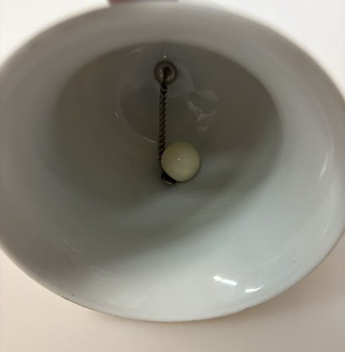 Campana de colección Norman Rockwell “Grandpas Girl” 5,5” (1979) Danbury como nueva ALEMANIA - Imagen 2 de 3