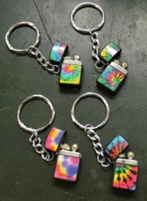 SET á 4 Stück Benzin Feuerzeug Schlüsselanhänger  Petrol Lighter Keychain