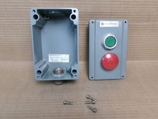 ALLEN BRADLEY 800T-2TZ SERIES T ENCLOSURE W/ 800T-FC16 RED AND GREEN PUSH BUTTON