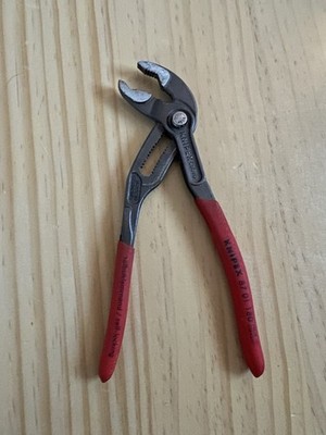 Knipex Cobra 7'' Pliers Adjustable Water Pump Plier 87 01 180 1-1/2 Jaw Capacity
