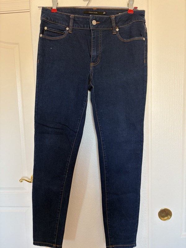 Tahari Women's Stretch Skinny Straight Leg Jean Size 8 Dark Wash Kelly Mid- Rise