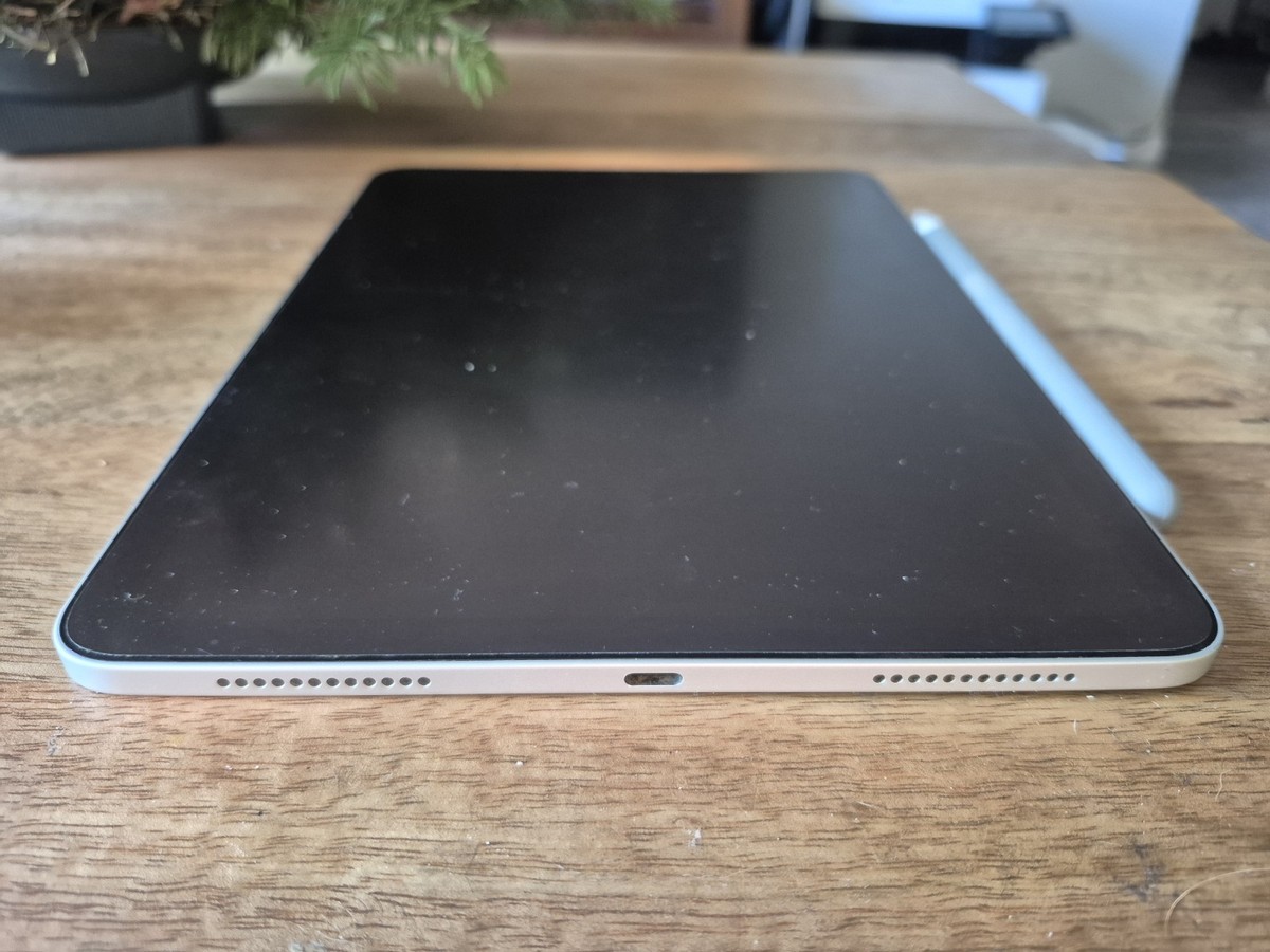 Apple iPad Air (4th Gen) Wi-Fi 64GB/Magic Keyboard/Apple Pencil