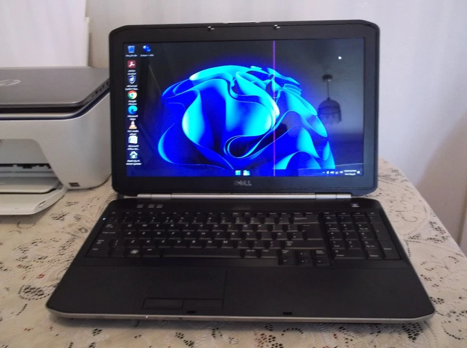 Dell Latitude E5520 · i3-2350M · 6GB · 120GB, photo 2 of 5