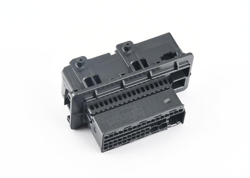 piniページ 3 pole female BMW high pressure oil pressure connectors