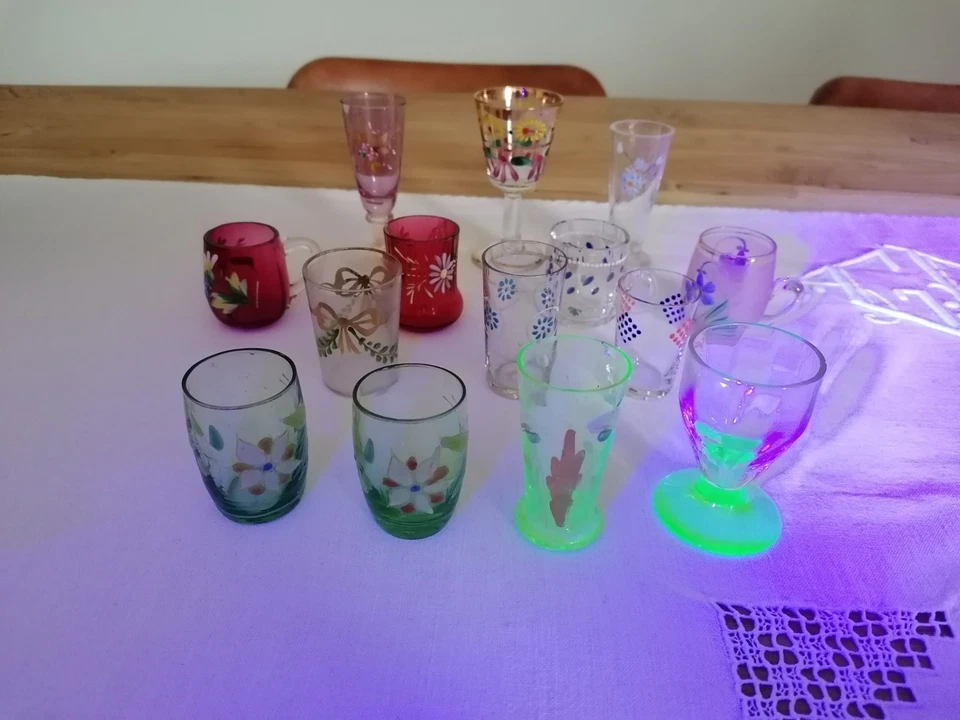 Lot De 14 Petits Verres Anciens Émaillés à Liqueur Dont 2 Effet Ouraline - Photo 3/4
