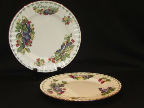 2 Royal Albert Covent Garden GRAPES & DAMSONS Luncheon Plates Bone China England - Afbeelding 1 van 10