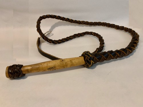 Vintage 4 ft Braided Leather Bullwhip - Wooden Handle - Made in Mexico - Picture 5 of 5
