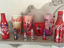 Lot Coca Cola Collector-Gobelets, Bouteilles, Porte clé -10 pièces-Très bon état