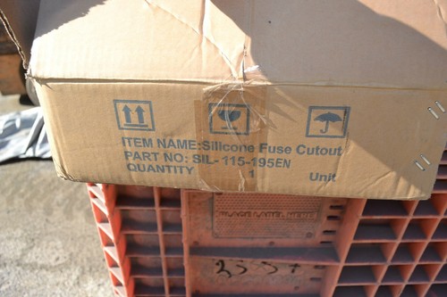 Powerline Hardware SIL-115-195EN Silicone Cutout NOS FREE SHIPPING - Picture 3 of 4