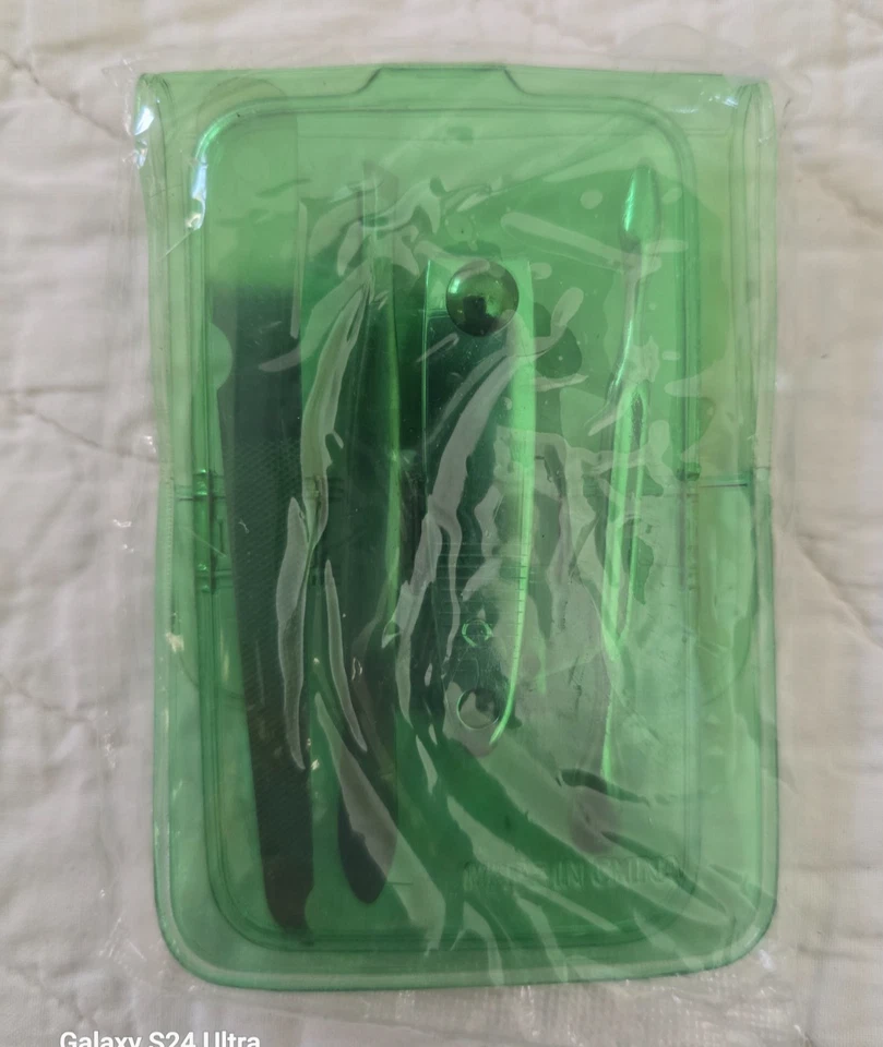 NUEVO SELLADO Elizabeth Arden Juego de Viaje 4 Piezas Mini Juego de Manicura Foto 3 de 3