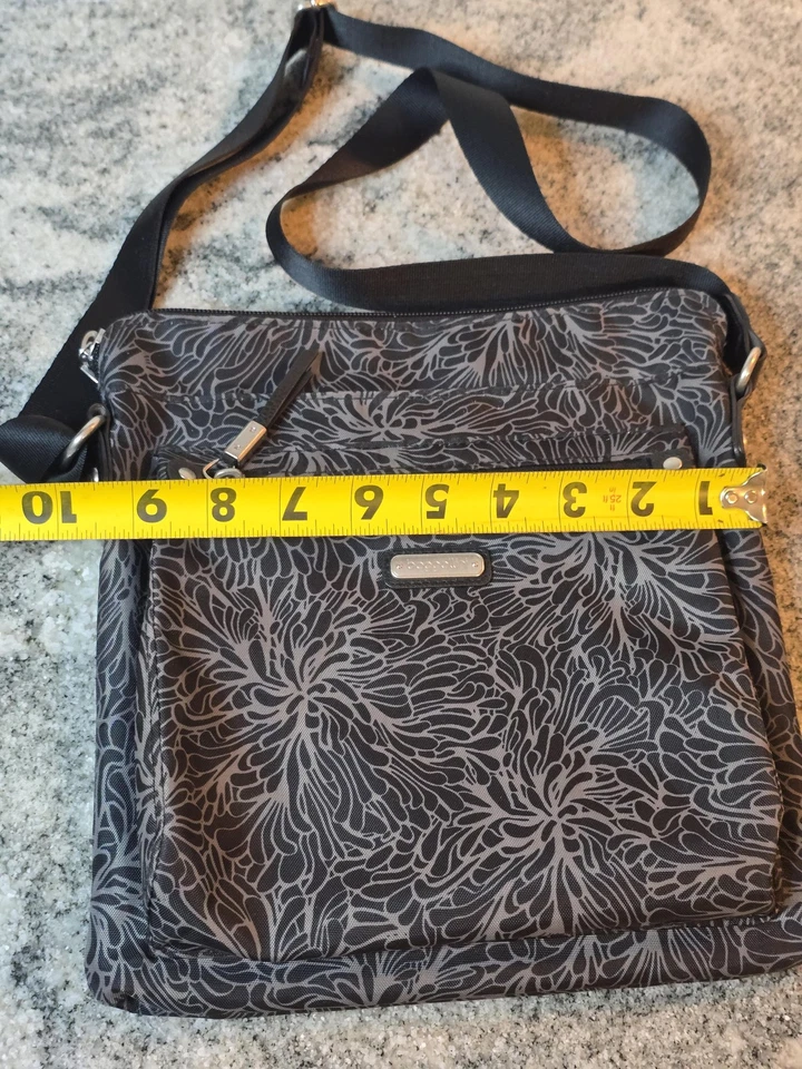 Bolso Bandolera Baggallini Mujer Negro Gris Floral Cartera de Viaje Correa Ajustable Foto 4 de 4