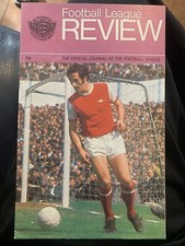 1971/1972 Football League Review Magazine: No 615 - Team Group Picture: Leeds Un