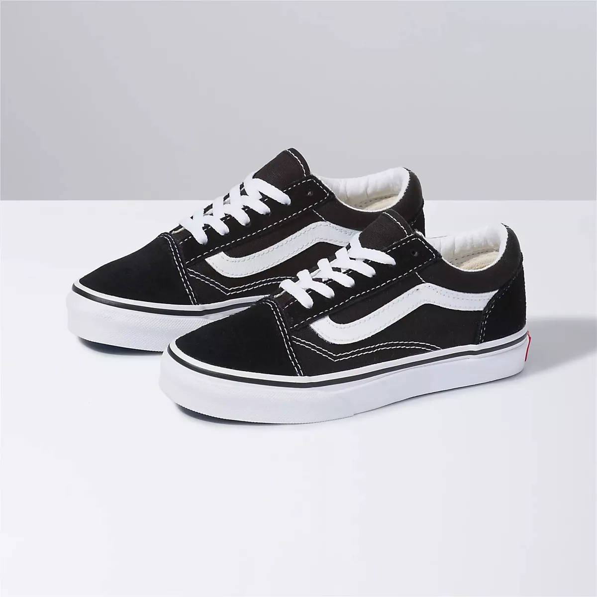 Кроссовки vans knu. Vans KNU Skool Black White. Vans old School бежевые. Vans old School platform. Vans old School или vans old School platform.