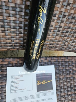 Braves/Mets HOF Tom Glavine Autographed Black/Gold Mizuno Pro