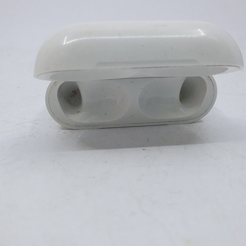Official Airpods Charging Case - Picture 4 of 4