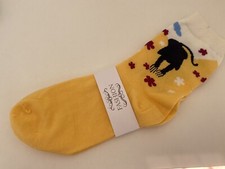 New Fashion Kitty Crew Cozy Stretching Black Cat w/ Claws Socks Yellow Flowers 