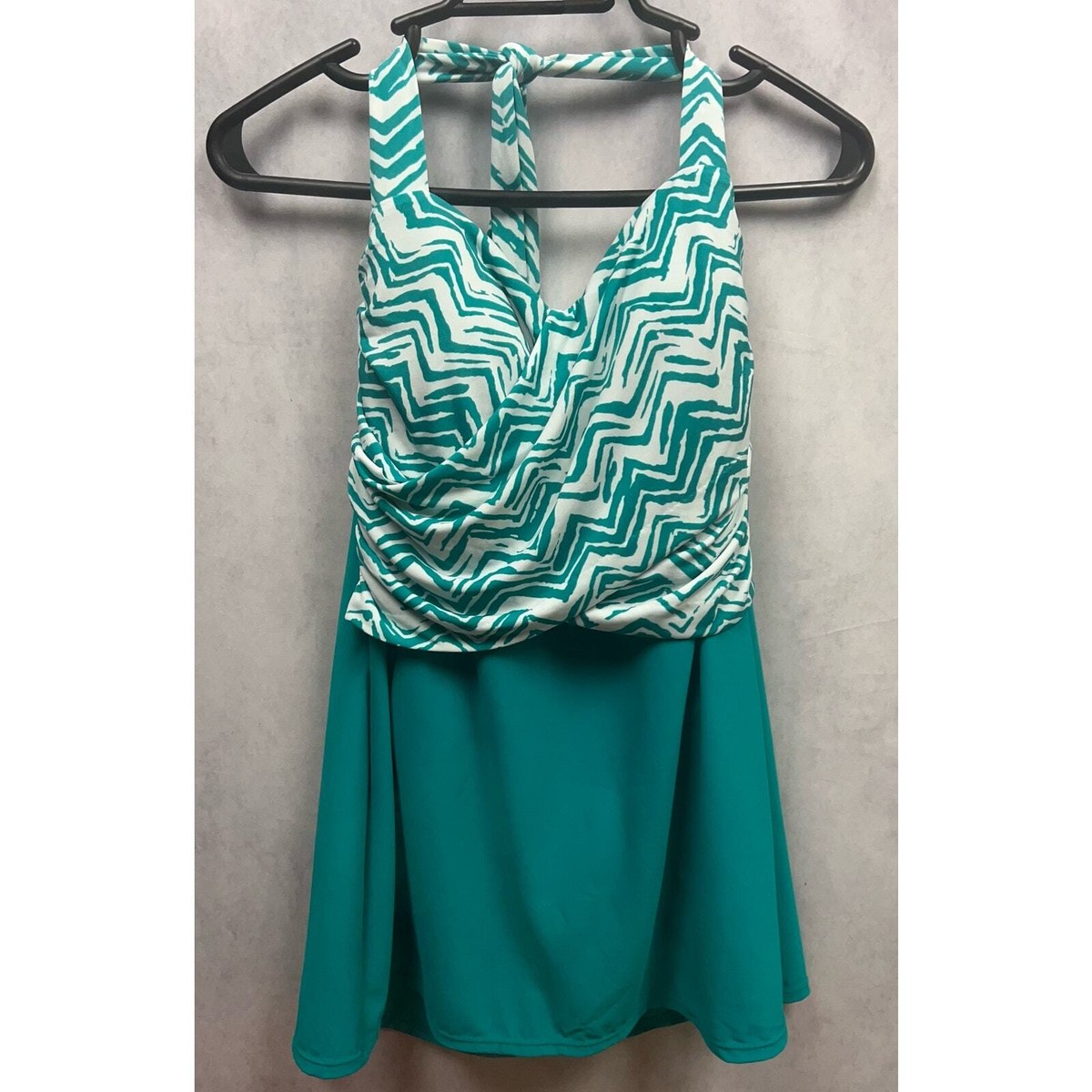 Catalina Womens Slimming Shirred Halter One-Piece Swimsuit Size M