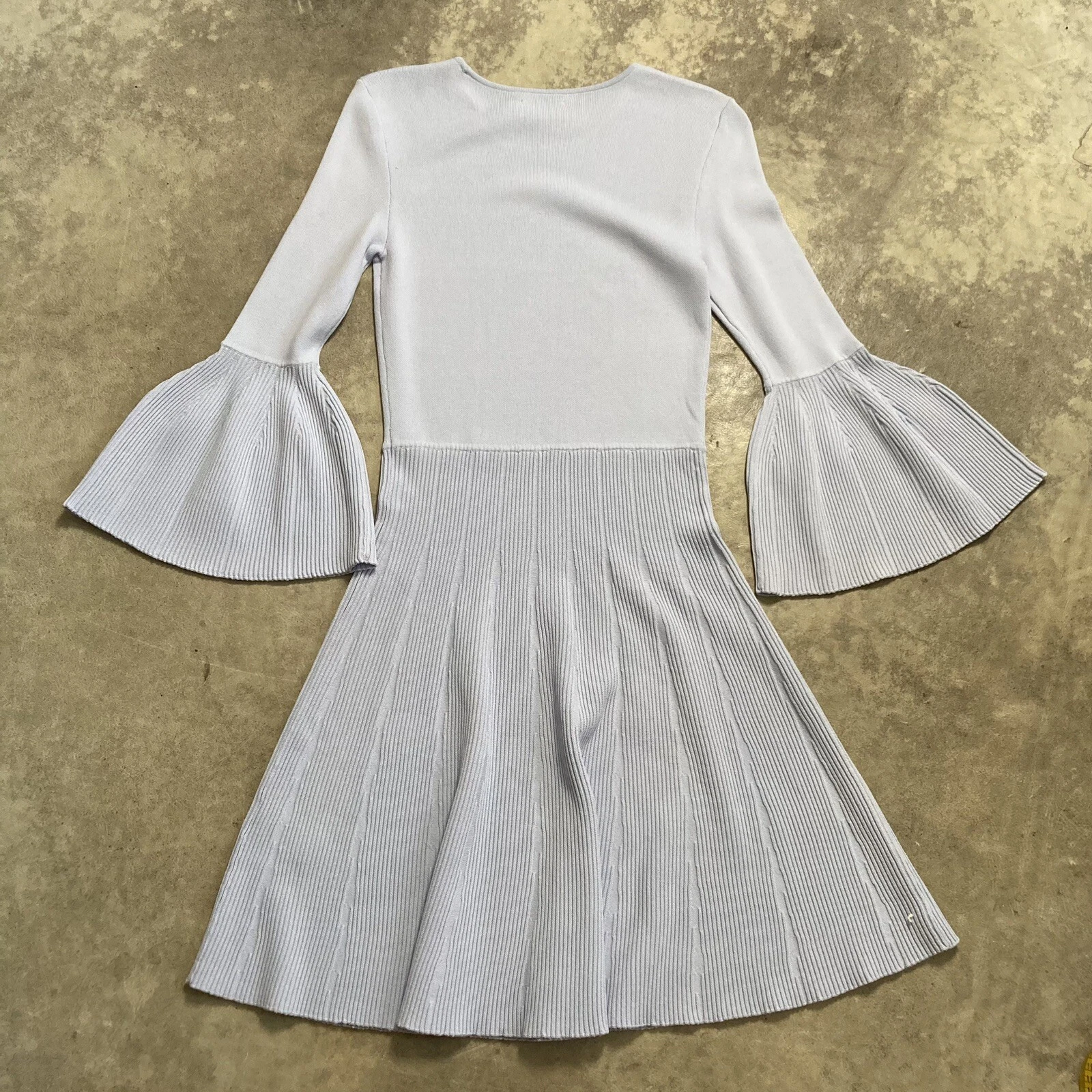 VETEMENTS Abito donna Eliza J vestibilità piccola e svasato maglia lunghezza ginocchio manica a campana plissettato