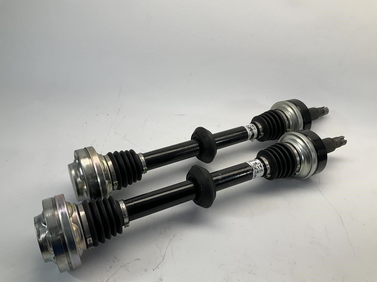 22-24 Maserati MC20 M240 Axle Shaft Kit Left + Right 673015581 670219393 Q