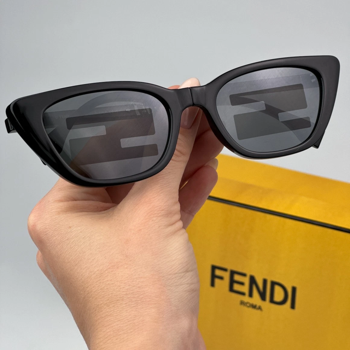 NWT Fendi FF0215S - 0M19L Sunglasses NEW Fendi Grey Gradient Round Sunglasses FF 0215/S 0M19L 53  main image 4