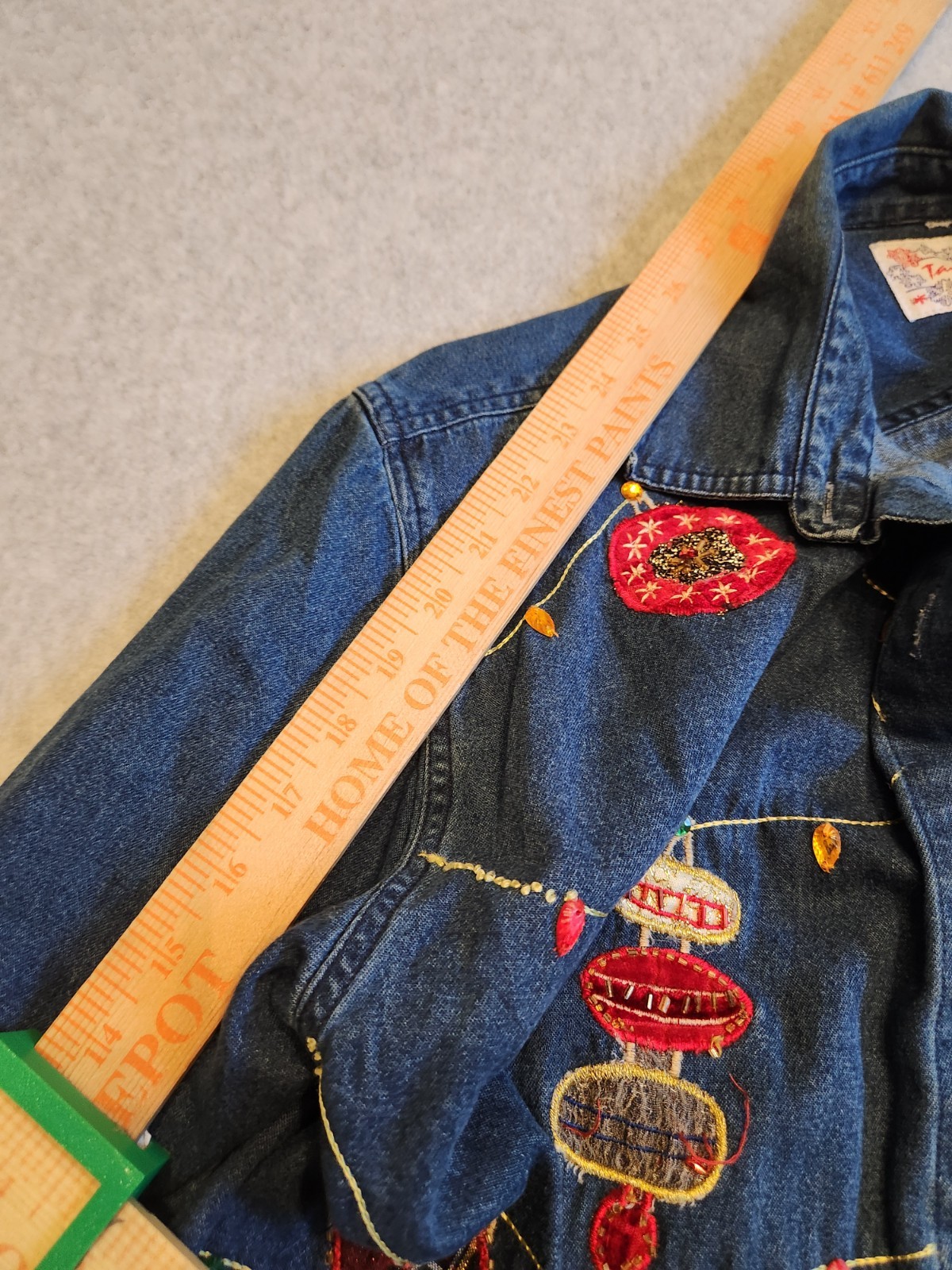 Tantrums Christmas Theme Jacket Medium Embroidere… - image 14