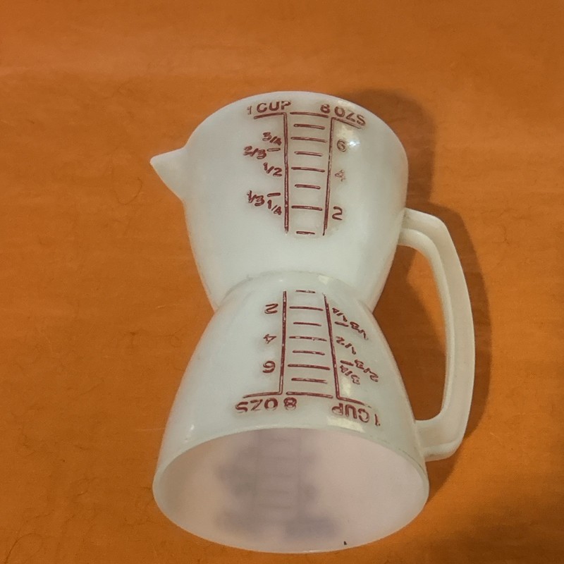 Wet/Dry Double Tupperware Hourglass Two-Sided Measuring 1-Cup/8-oz. 1-Cup/8-oz