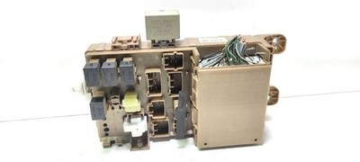 Toyota Corolla Verso E12 Sicherungskasten Modul 8264113040 2,00 Diesel 66kw 31349182