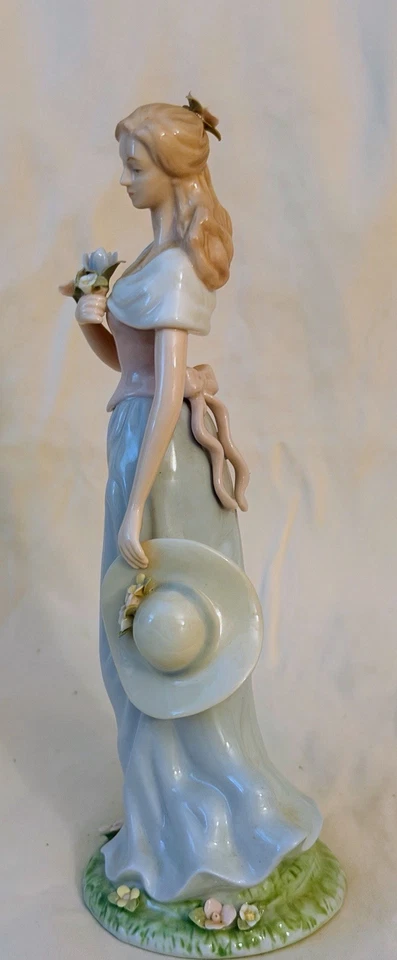 Vintage A SPRING STROLL Avon 2002 Porcelain Figurine Moment Memories collectible - Image 3 of 4