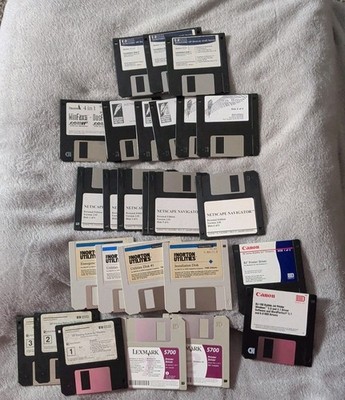 VTG PC Floppy Disc Lot Of 25- Microsoft, HP, Hewlett, Windows