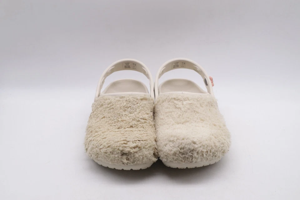 Crocs Classic Fuzz Mania tamanco sapatos off white creme feminino 6 homens 4 - Imagem 3 de 4