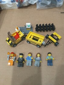 LEGO 3182 CITY: Airport 100% Complete w/ 5 Figs + Manuals + Box (Holes One Side)