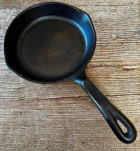 Wagner Ware 8” Cast Iron Skillet Sidney O USA #1053 Vintage Pan