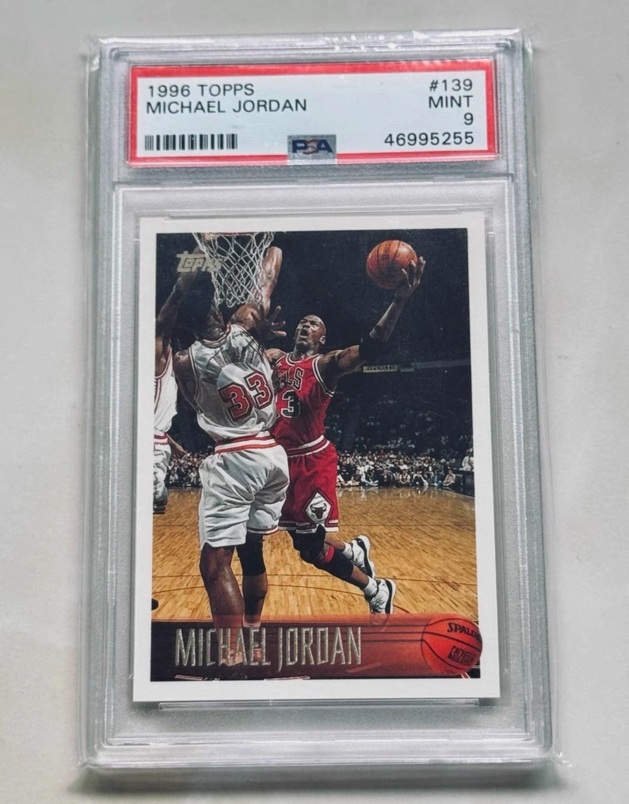 Michael Jordan 1996 Topps Chrome #139 Base Price Guide - Sports