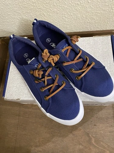 NEW WITH BOX NAVY BLUE CANVAS LEATHER LACE UP SHOES TECS WOMENS SIZE 6