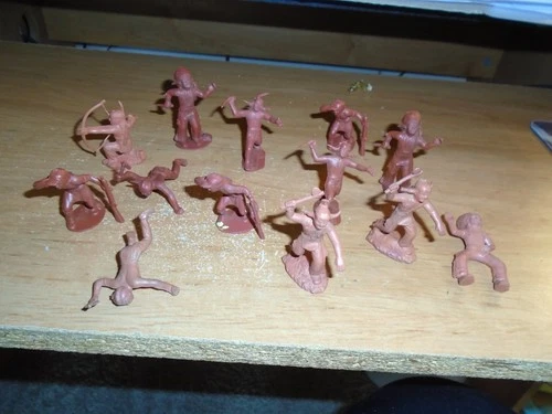 13  Marx 1960s Brown Fort Apache Play Set  Indans