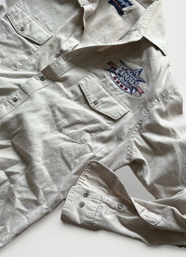Wrangler Western Rodeo Team Men’s Flag L White/Blue Long Sleeve Button Up Shirt - 第 1/7 張圖片