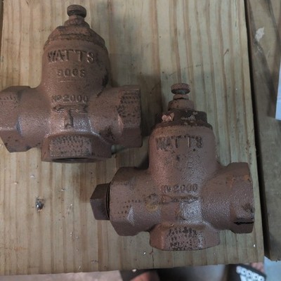 2 WATTS 1'' 2000-M5 Two-Way, Universal Flow Check Valves