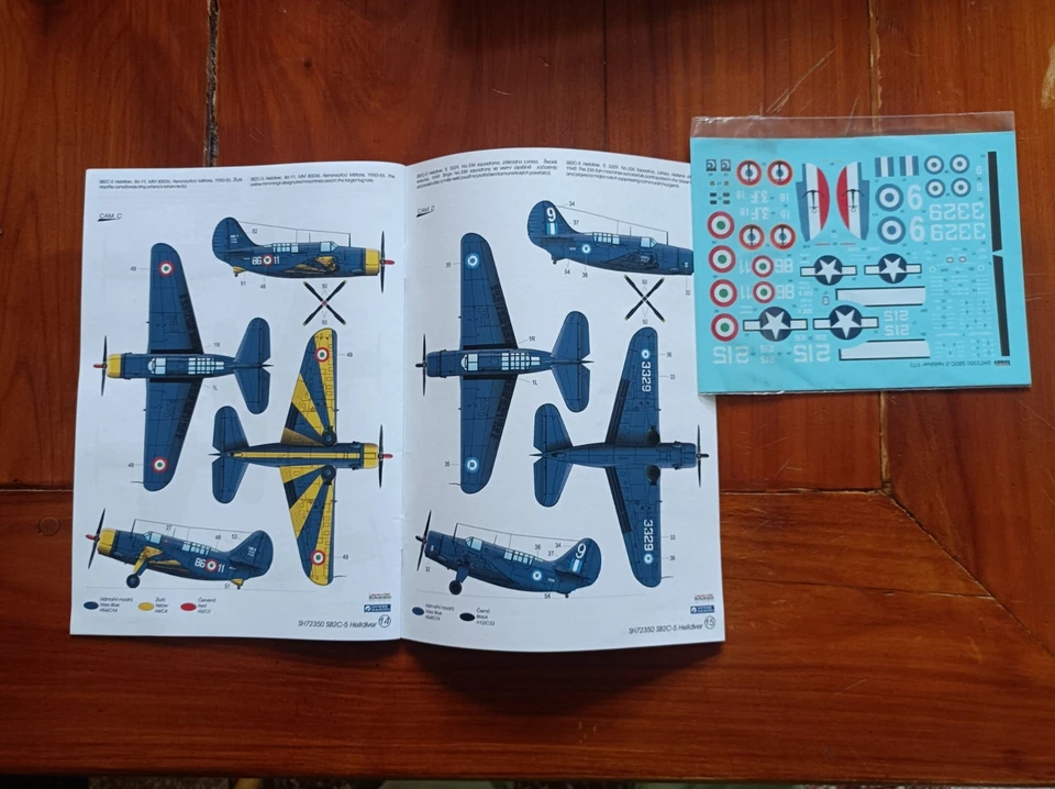 Special Hobby Curtiss SB2C-5 Helldiver 1/72 Italia AMI France Greece USA New - Immagine 2 di 3