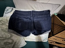 Bullhead Juniors Women's Med Wash Mid Rise Denim Rolled Hem Jean Shorts. Sz 5
